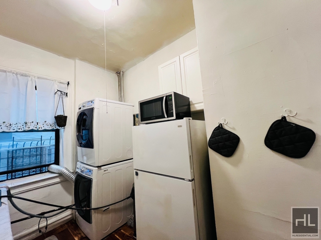 292 St Johns Place - Photo 3