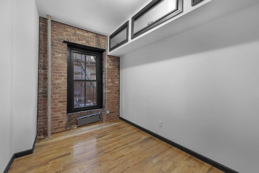 346 East 13th Street - Photo 8