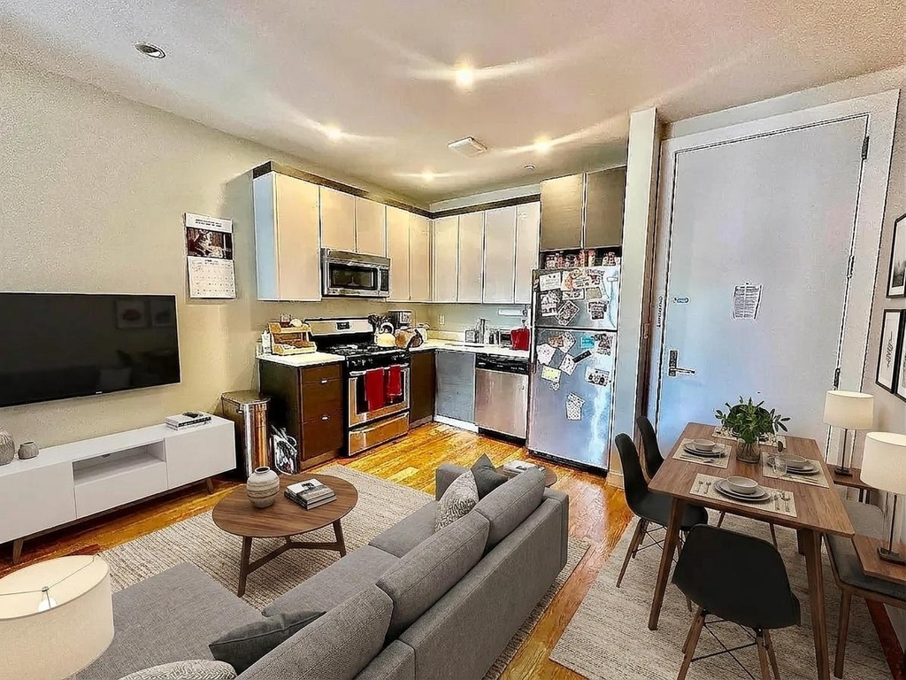 98 Diamond Street - Photo 2