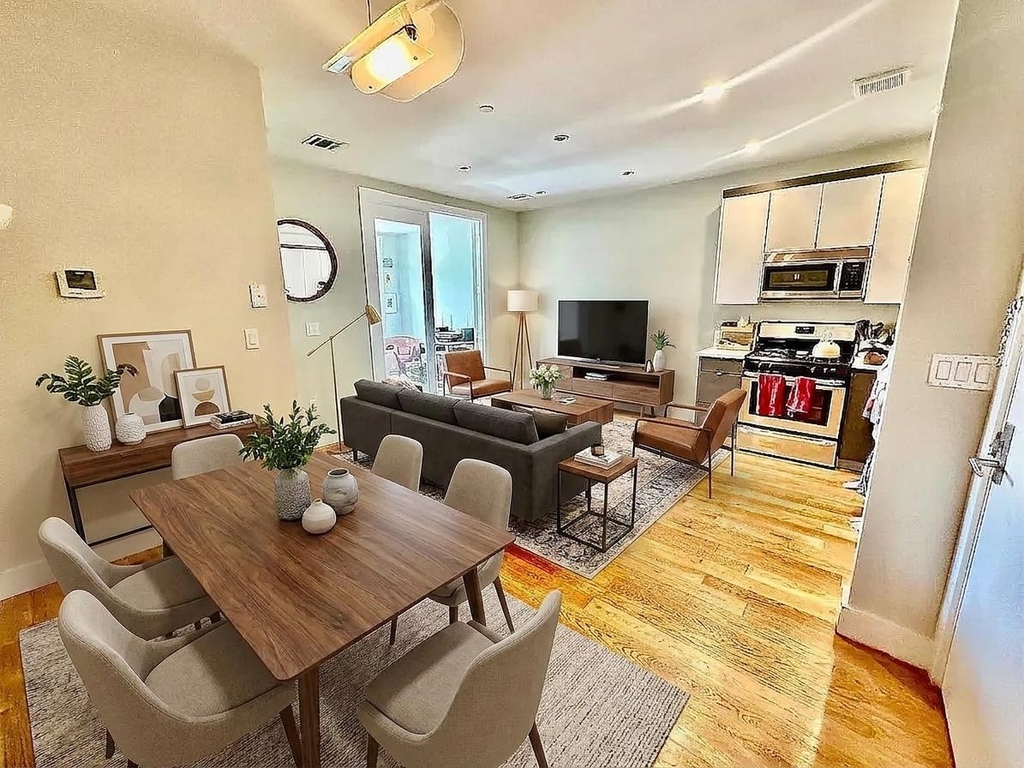 98 Diamond Street - Photo 0