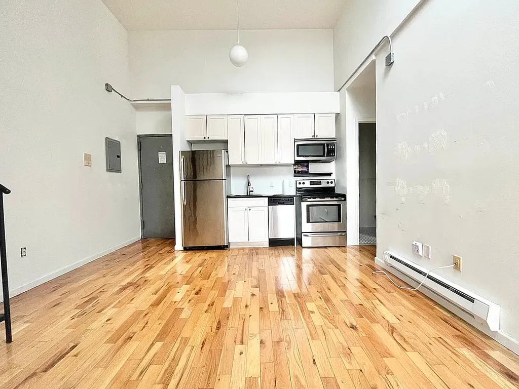 324 Melrose Street - Photo 4