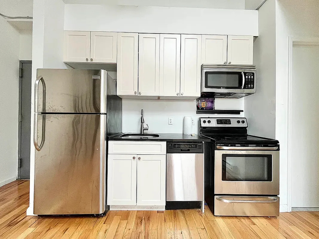 324 Melrose Street - Photo 10