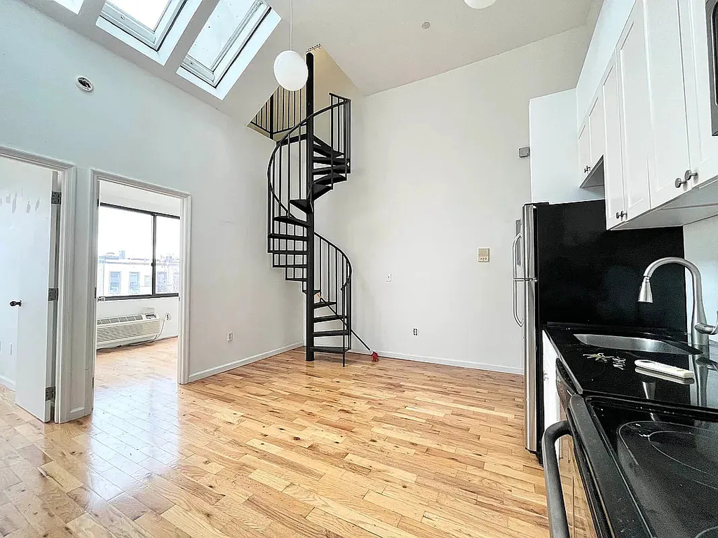324 Melrose Street - Photo 1