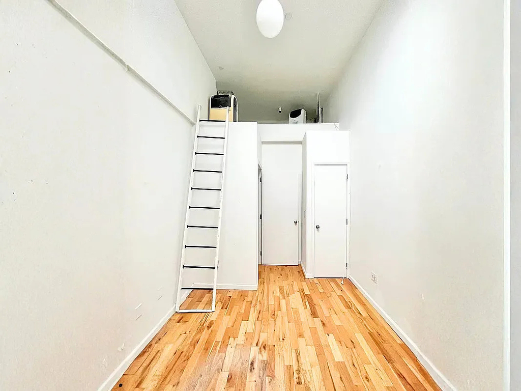 324 Melrose Street - Photo 11