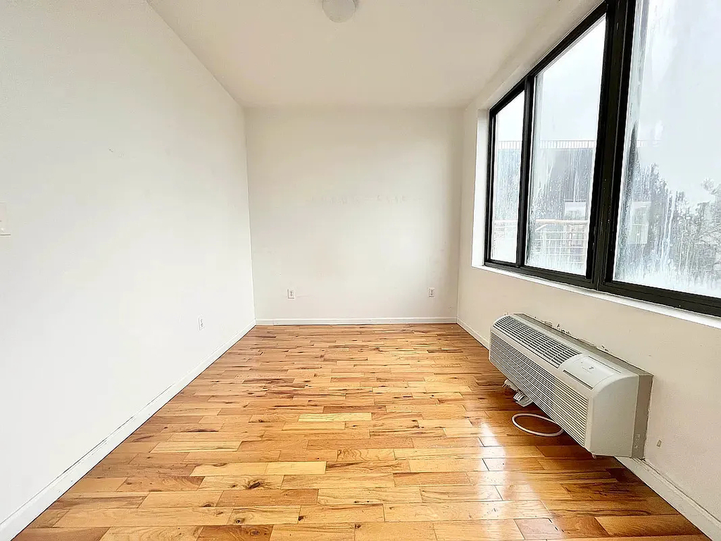 324 Melrose Street - Photo 14
