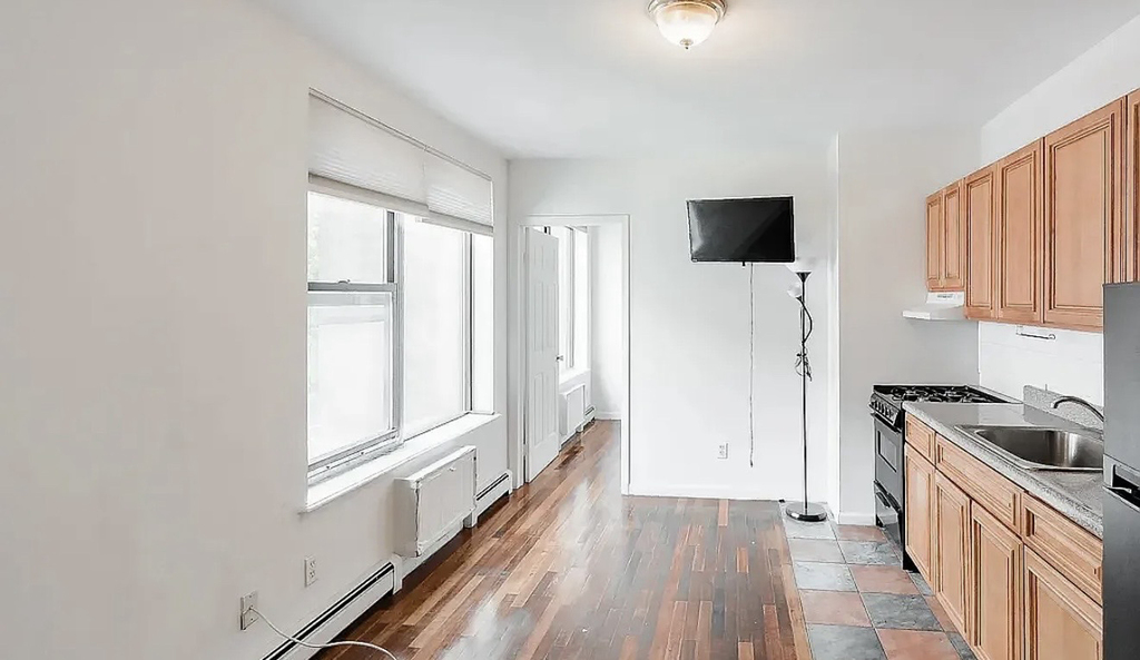 109 Lexington Avenue - Photo 0