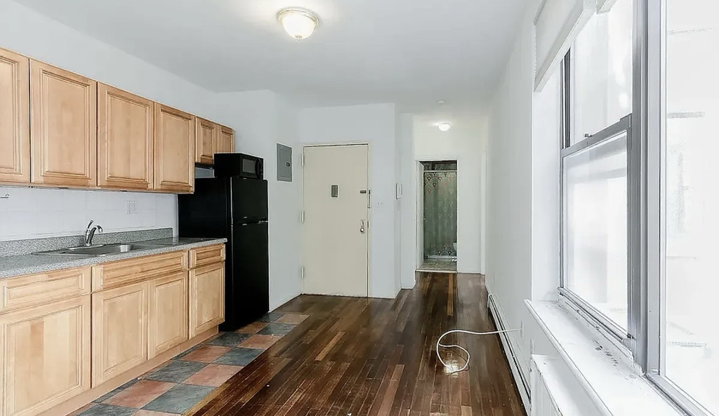 109 Lexington Avenue - Photo 2