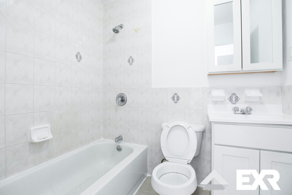 244 Mac Dougal Street - Photo 5