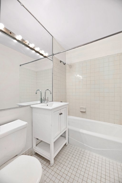 East 25th Street - Photo 5