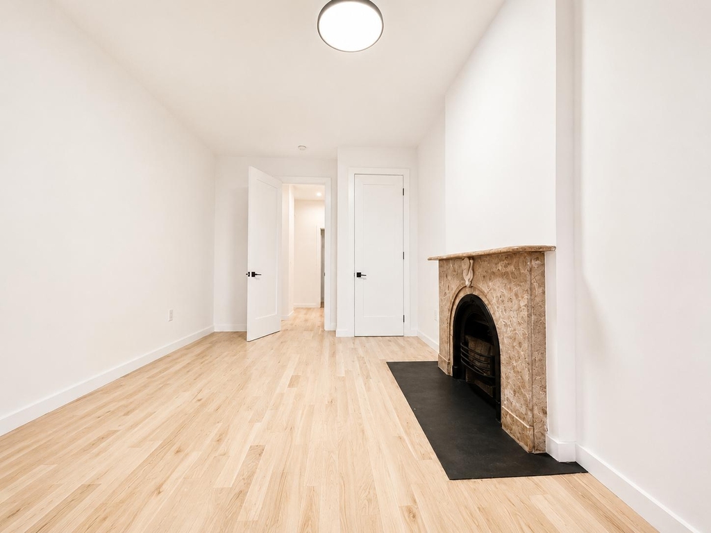 54 West 9th Street - Photo 6