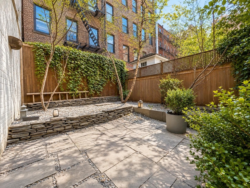 54 West 9th Street - Photo 9