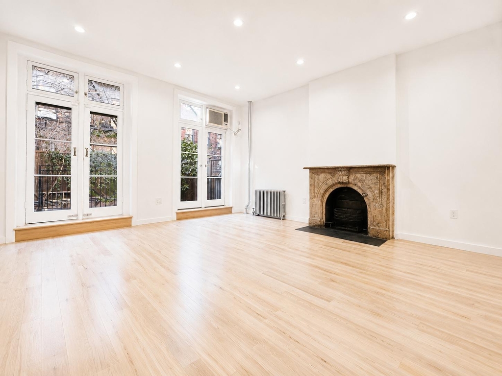 54 West 9th Street - Photo 1