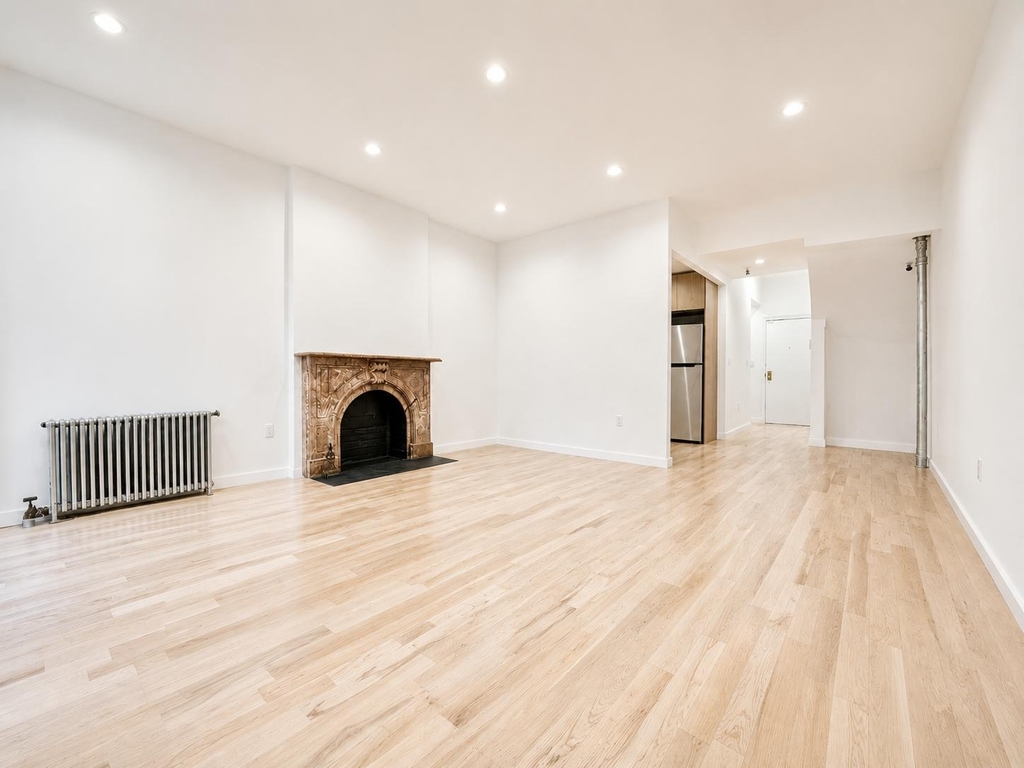 54 West 9th Street - Photo 3