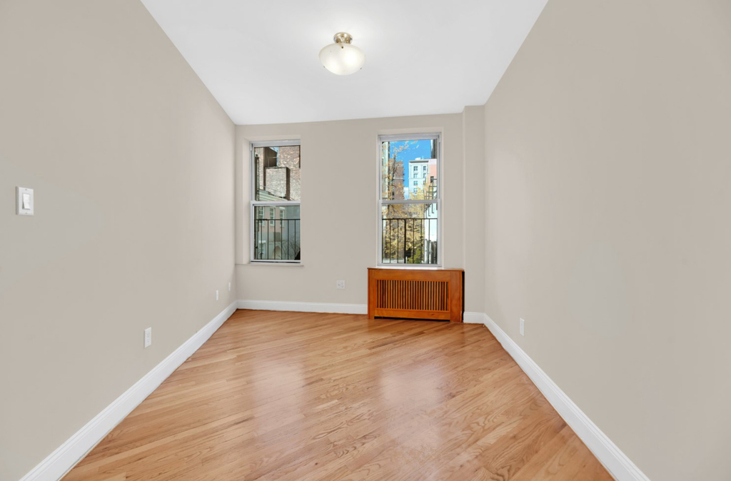Lexington Avenue & e 65th st - Photo 1