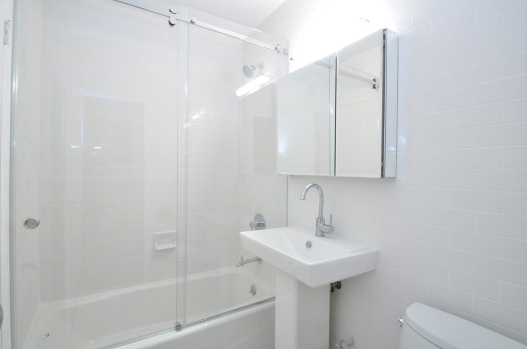 East 25th Street - Photo 3