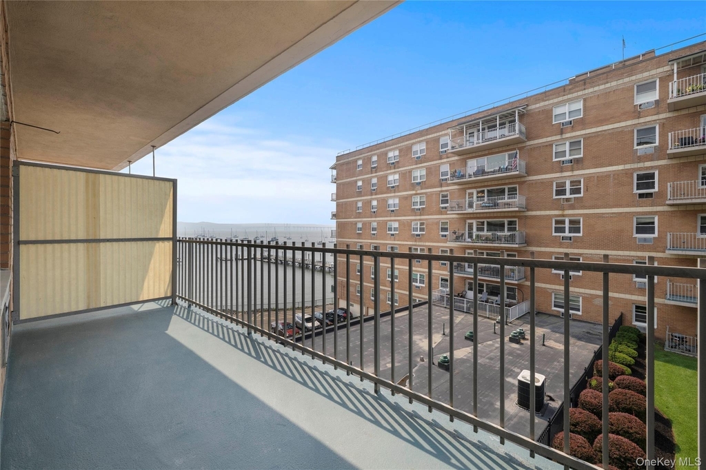 101 Gedney Street - Photo 8