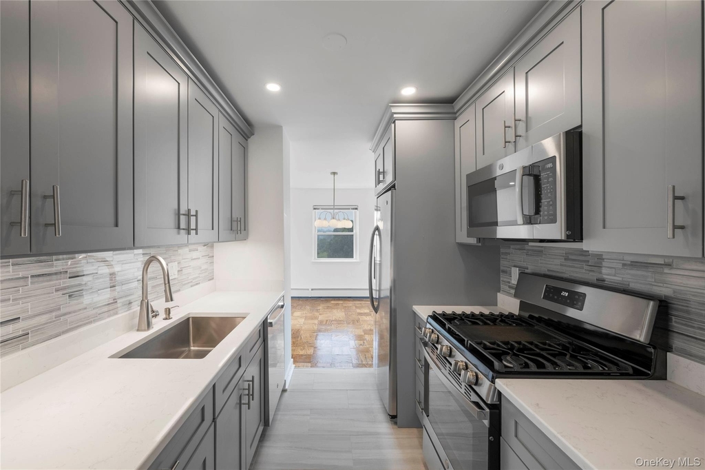 101 Gedney Street - Photo 4