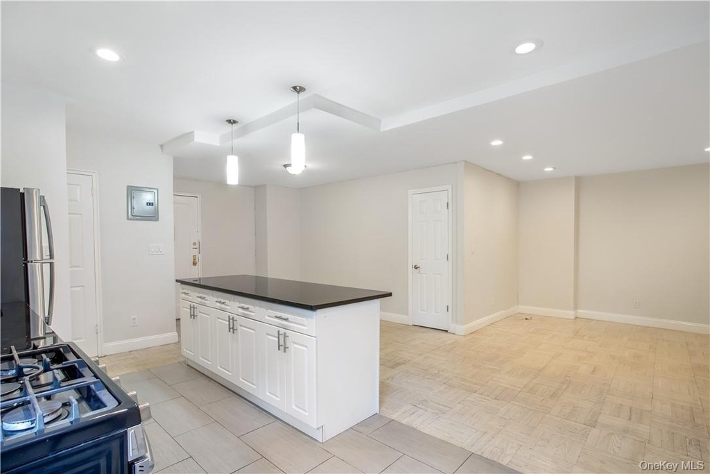 140 E Hartsdale Avenue - Photo 6