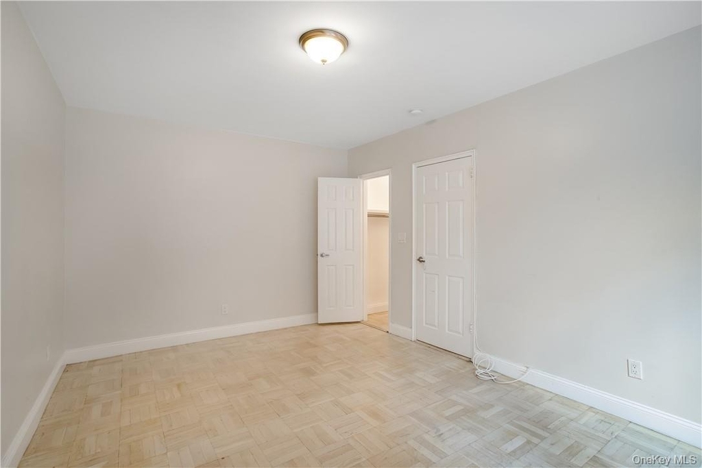 140 E Hartsdale Avenue - Photo 14