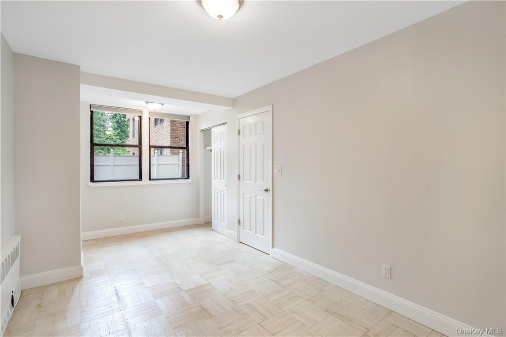 140 E Hartsdale Avenue - Photo 12