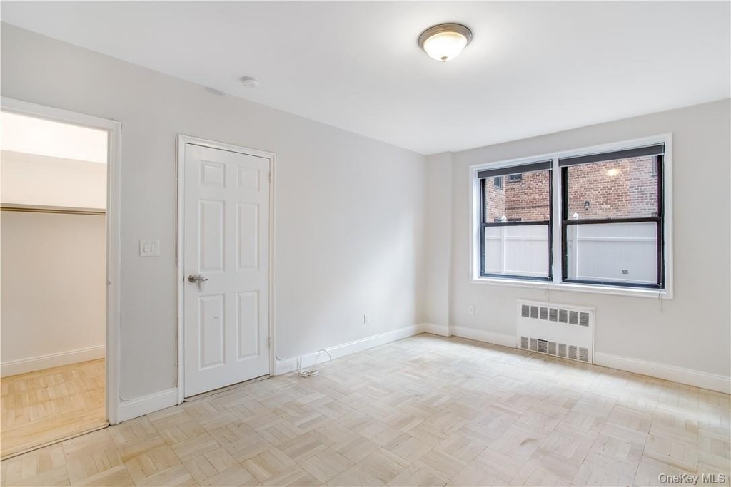 140 E Hartsdale Avenue - Photo 13