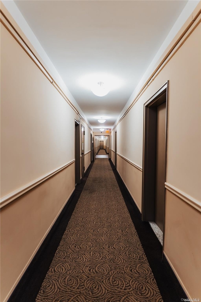 1 East Broadway - Photo 3