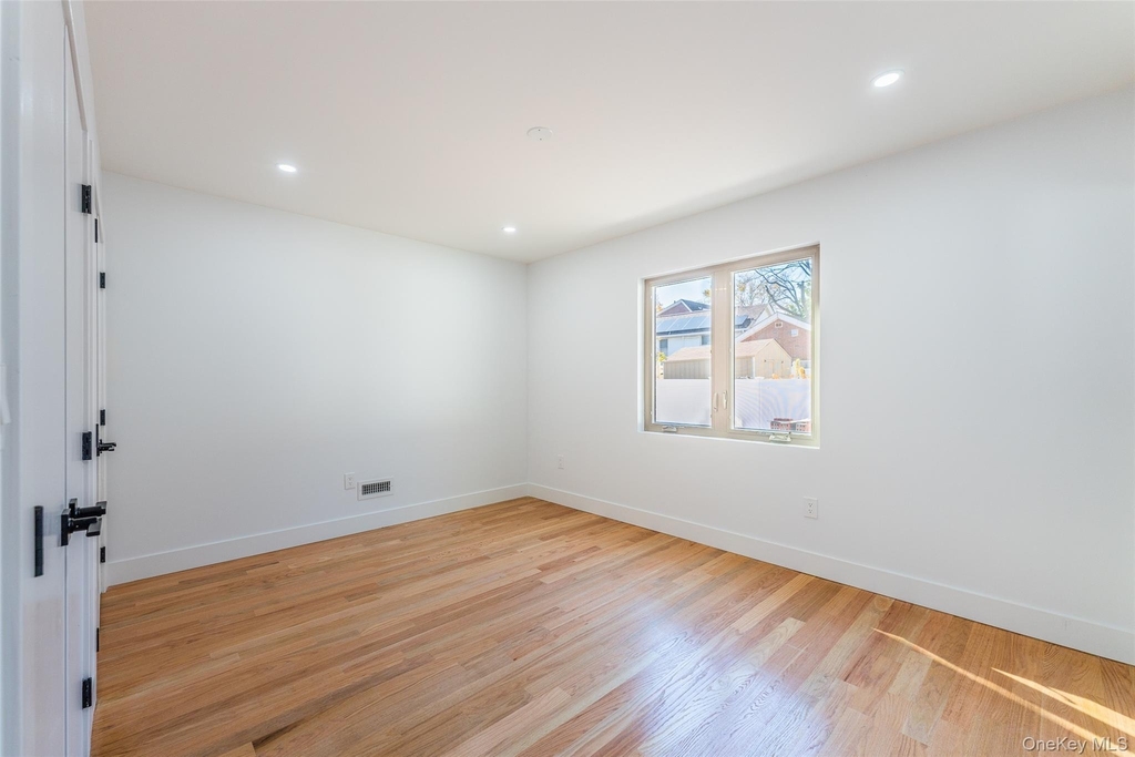 4634 211th Street - Photo 3