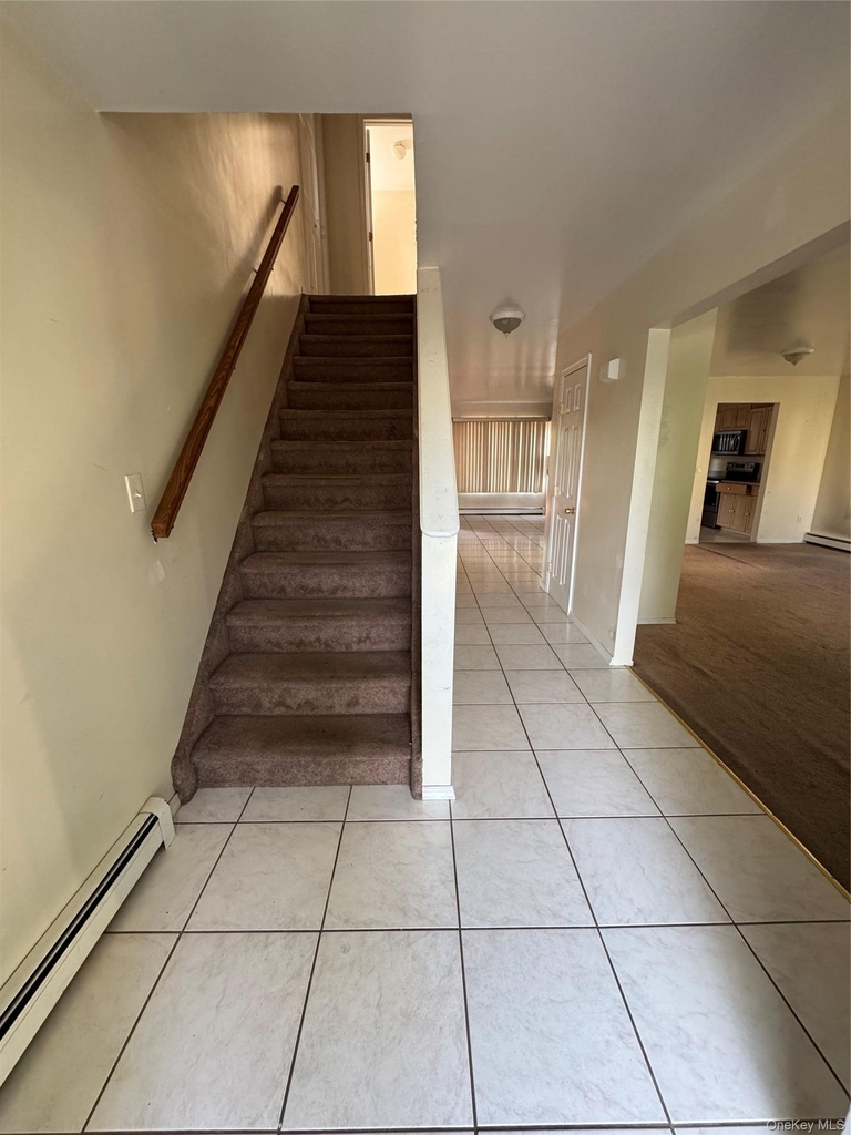 611 Peconic Avenue - Photo 7