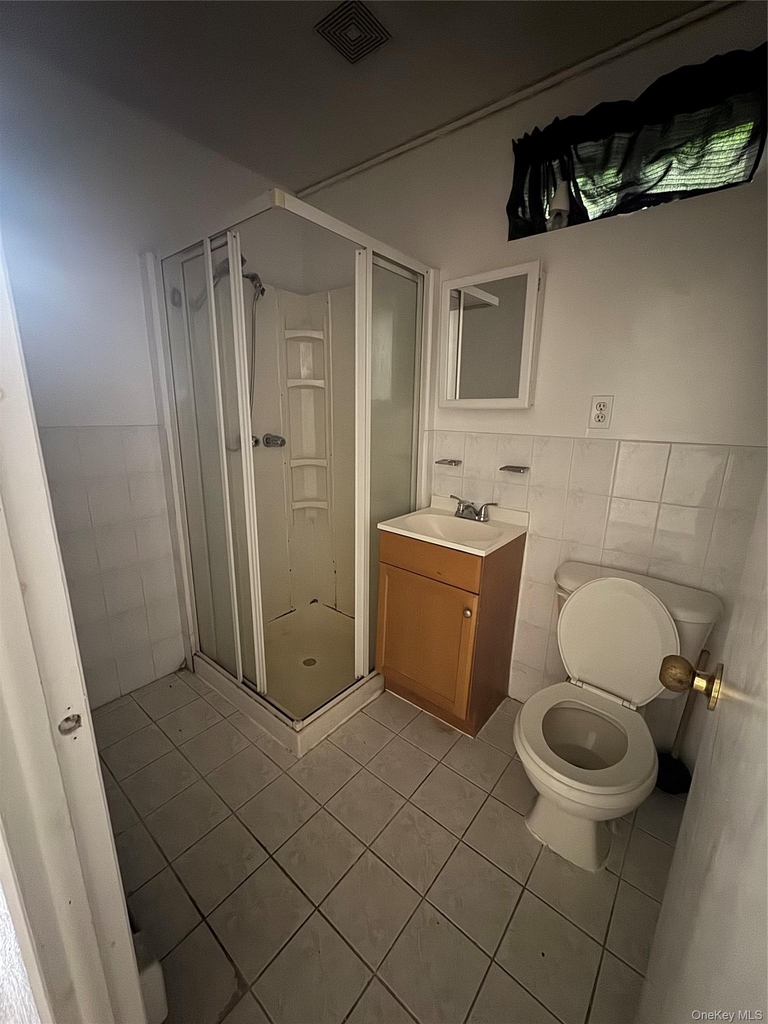 611 Peconic Avenue - Photo 14
