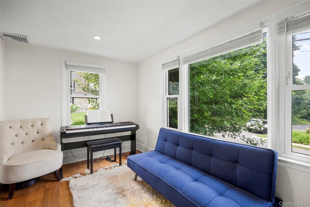 76 Chestnut Avenue - Photo 5