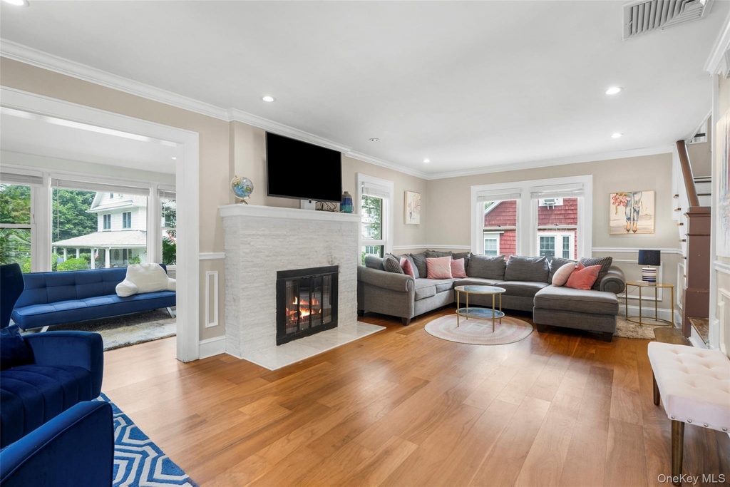76 Chestnut Avenue - Photo 2