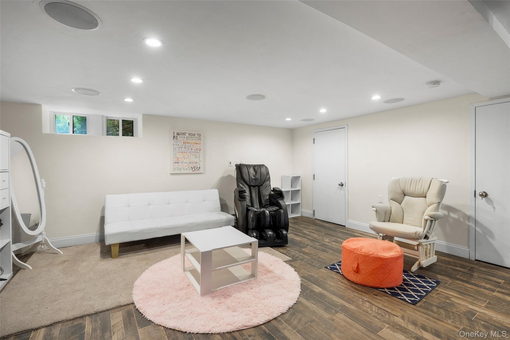 76 Chestnut Avenue - Photo 20