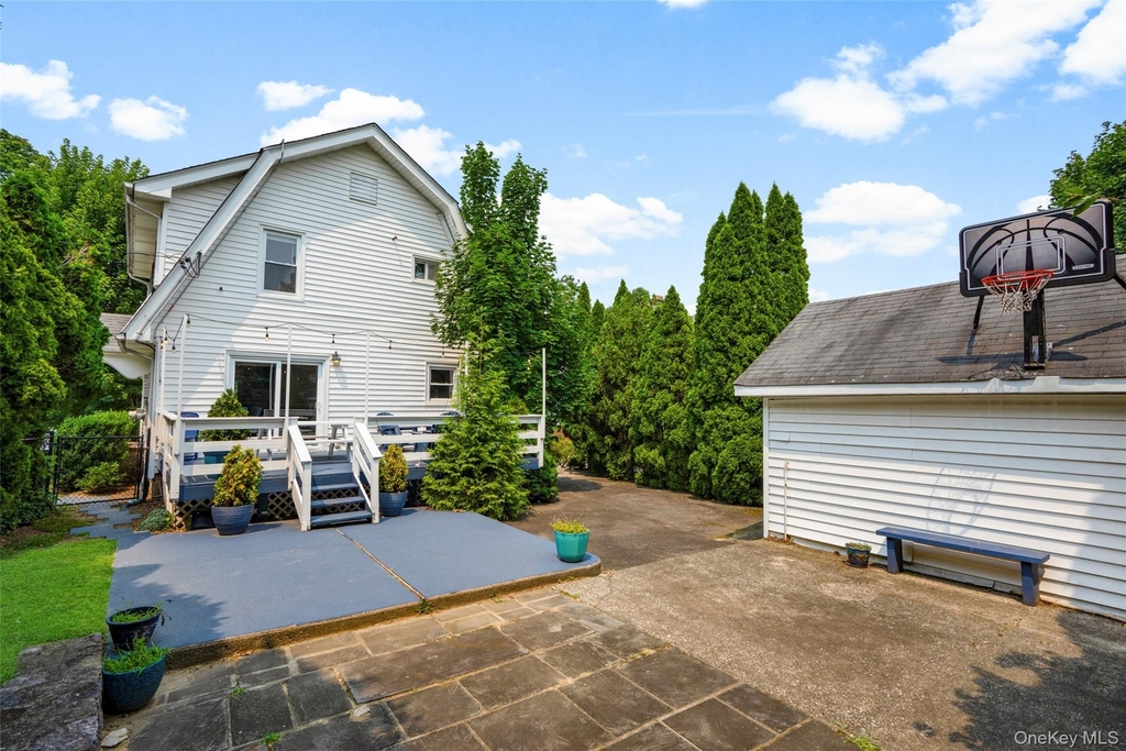 76 Chestnut Avenue - Photo 22