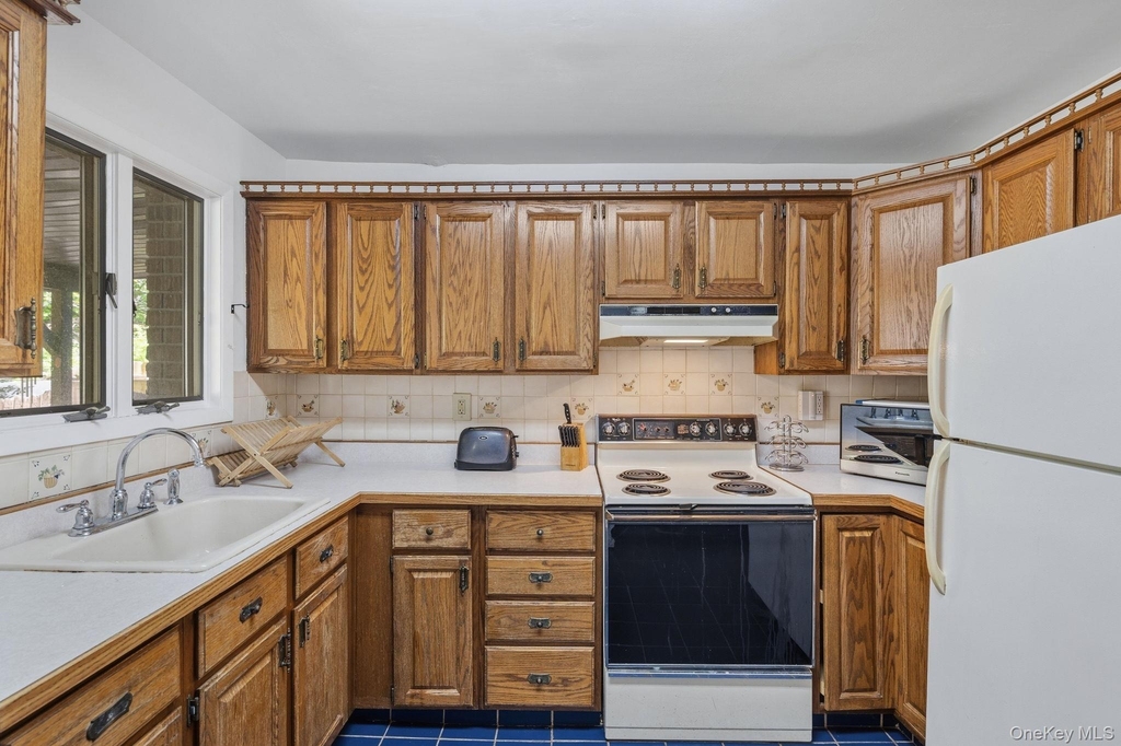 194 Jersey Avenue - Photo 2