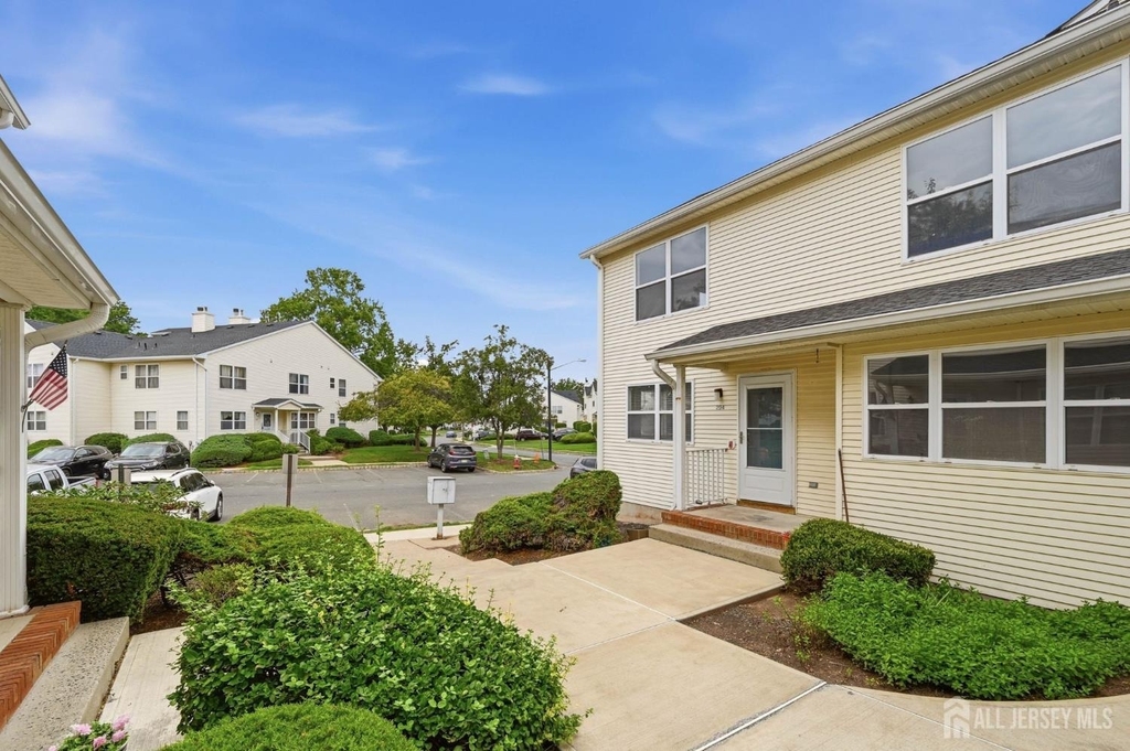 294 Dorset Court - Photo 2