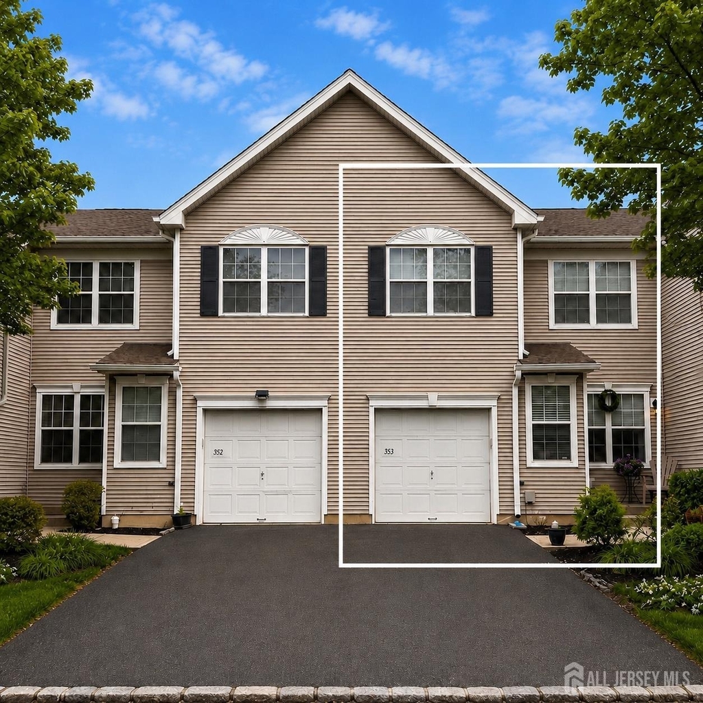 353 Cynthia Lane - Photo 0