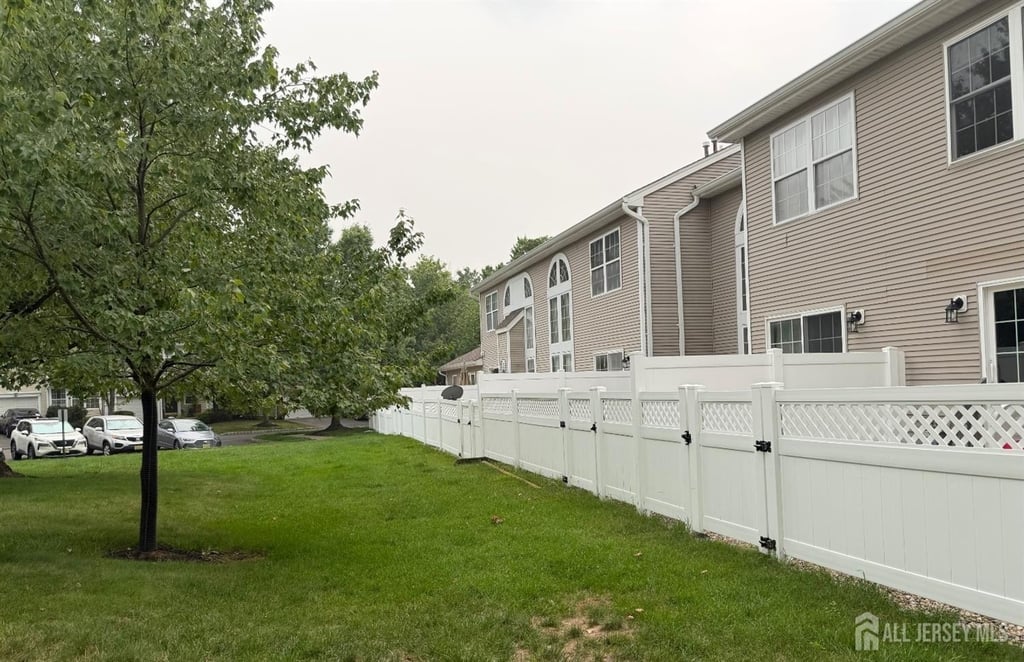 353 Cynthia Lane - Photo 18