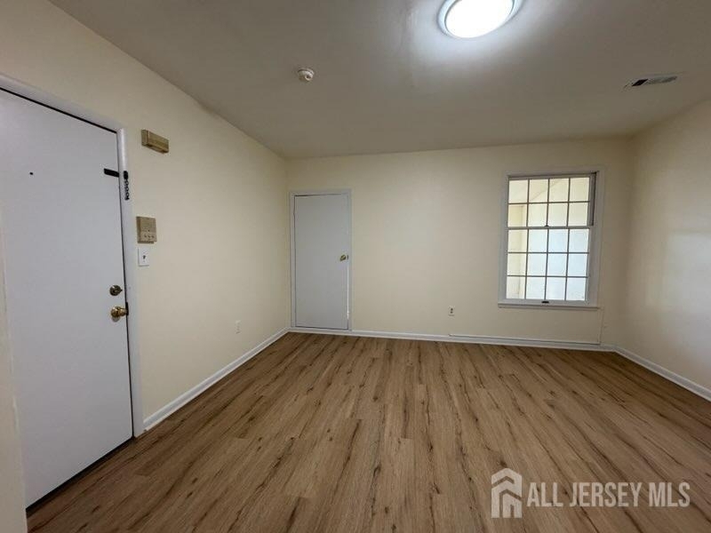 431-437 Main Street - Photo 2