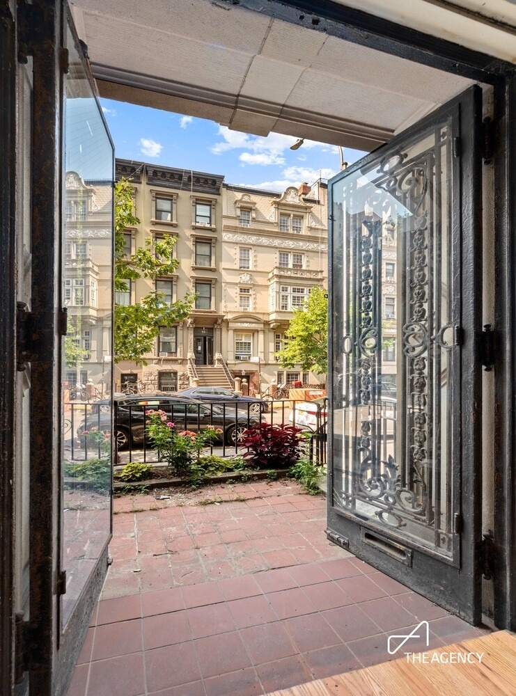 41 W 85th Street - Photo 4