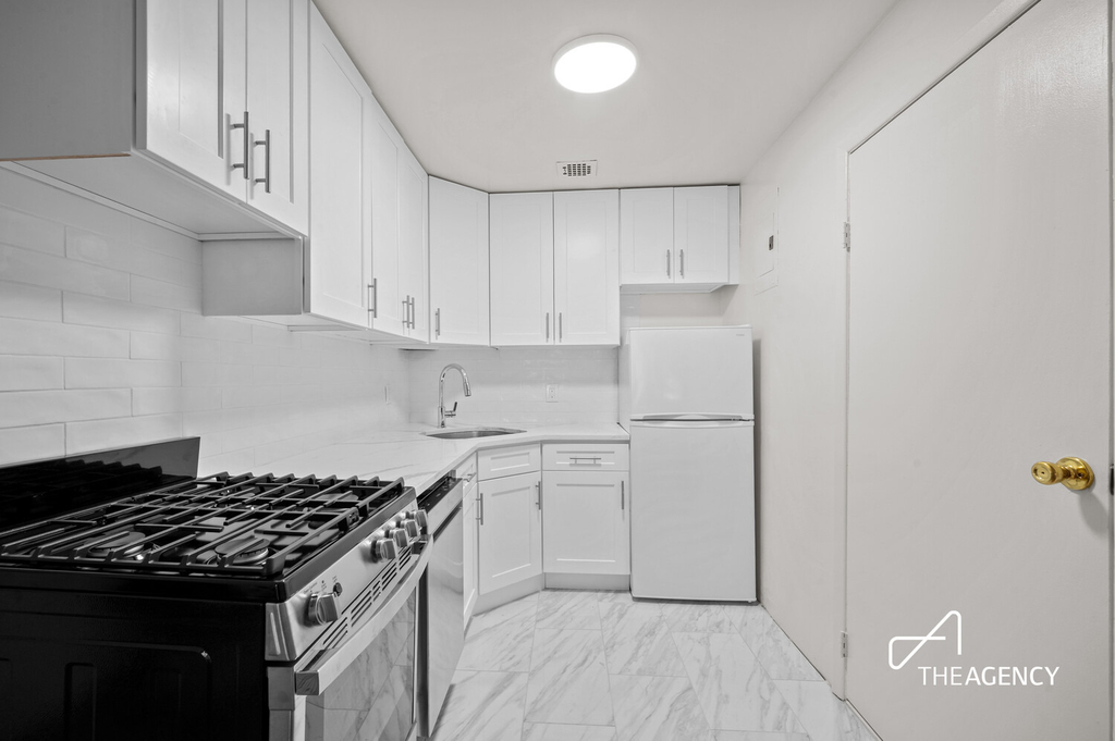 41 W 85th Street - Photo 1