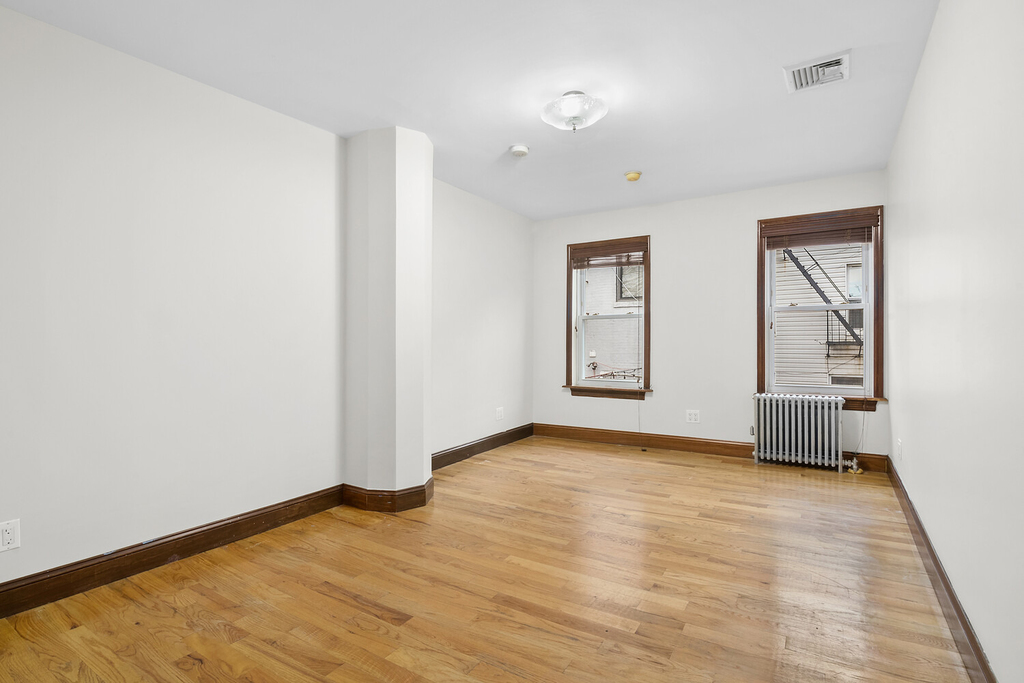 10-13 47th Avenue - Photo 2