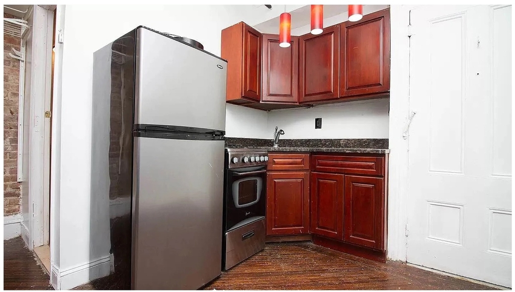 351 Washington Avenue - Photo 1