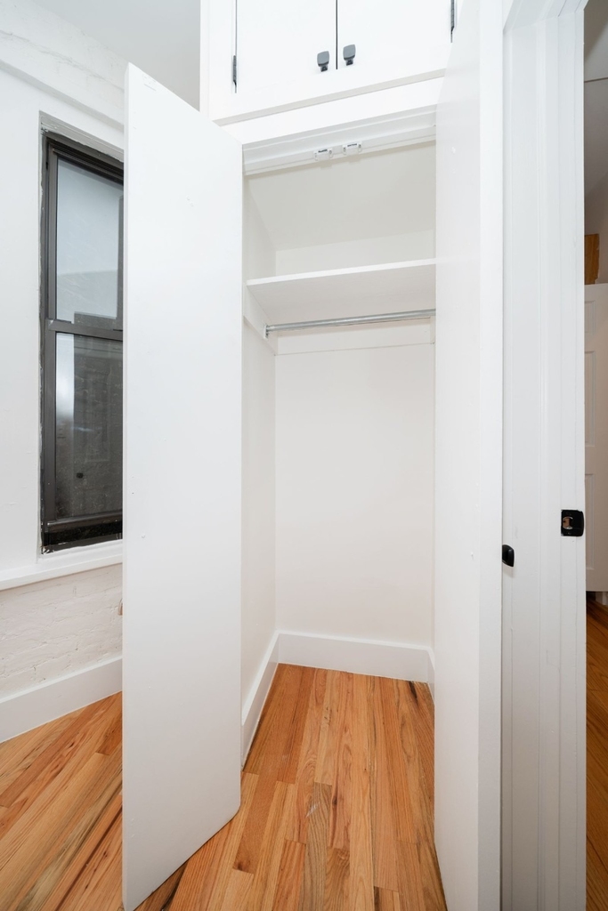 340 W 17th Street - Photo 6