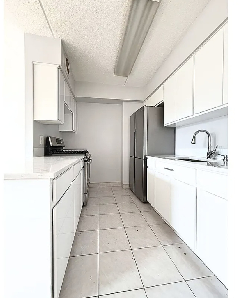 317 E 119th Street - Photo 3