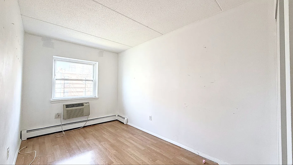 317 E 119th Street - Photo 6