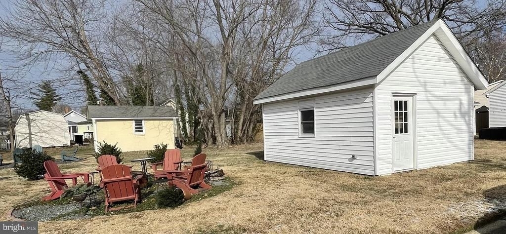 221 Madison Street - Photo 2