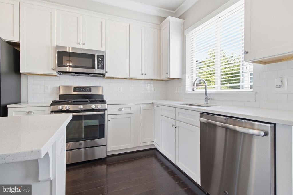 14566 Lake Vista Drive - Photo 10