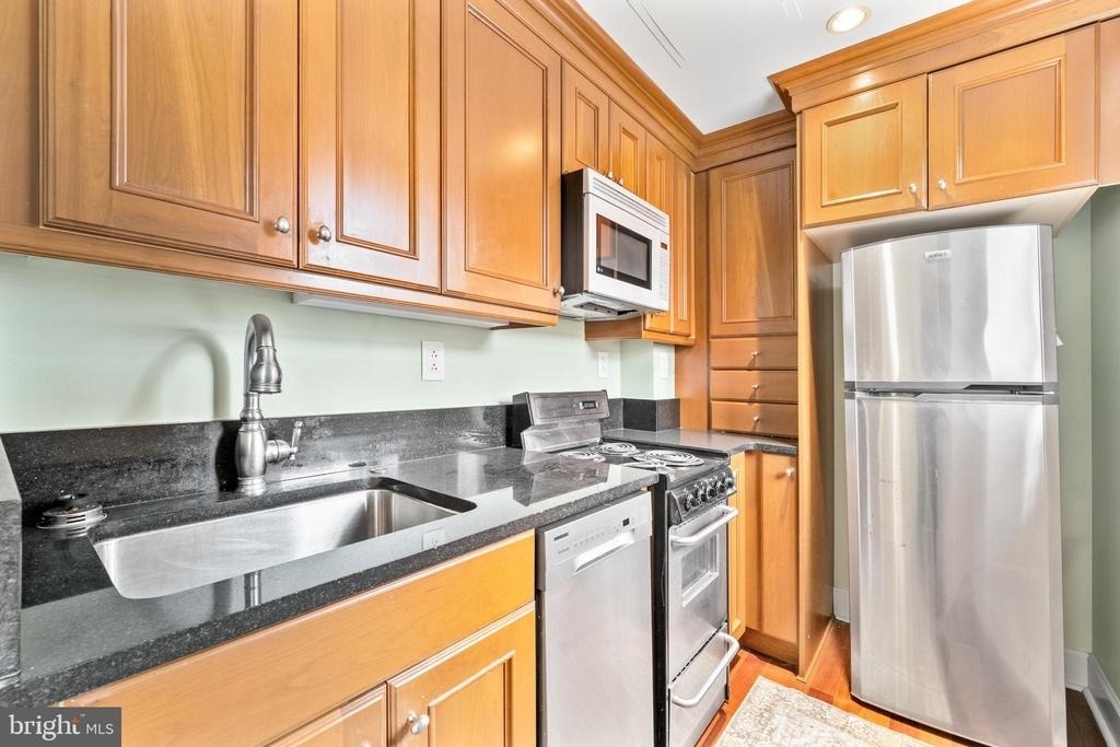 1701 Locust Street - Photo 7