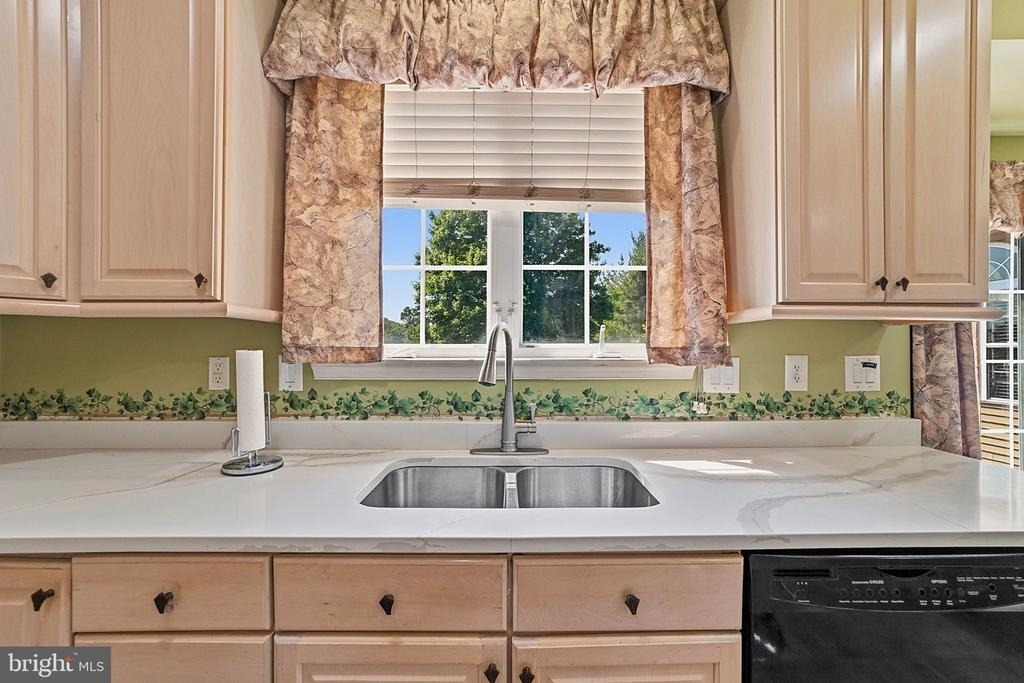 537 Riggs Avenue - Photo 5