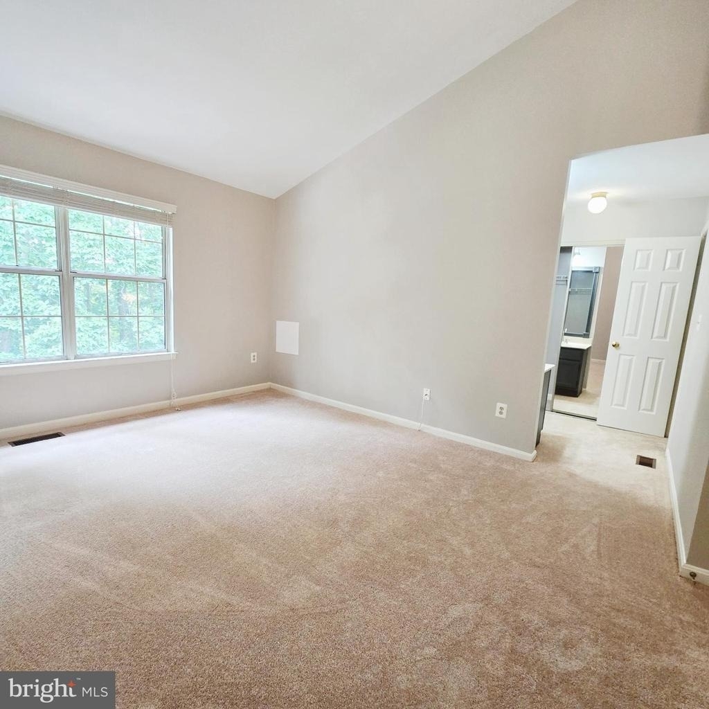 20011 Placid Lake Terrace - Photo 17